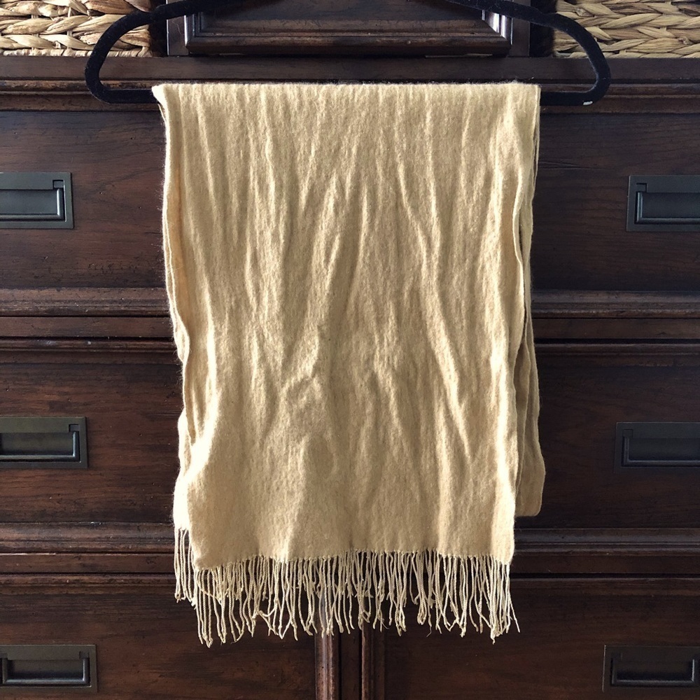 Carmel rectangle scarf-wrap with fringe